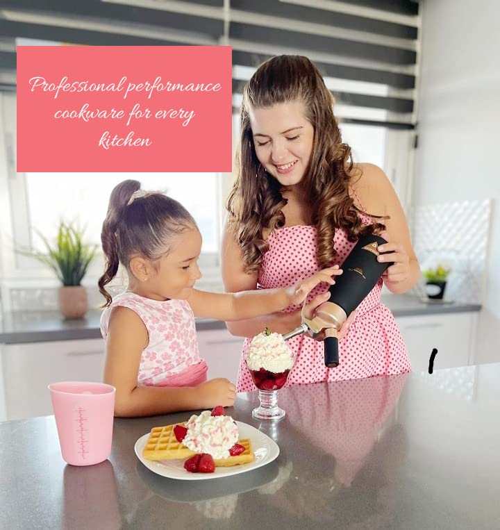 Eveleone silicone measuring cup with cleaning brushes for accurate measures and easy cleaning