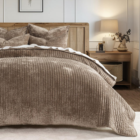 EverGrace edge hem and drape detail showcasing durable finish and polished appearance