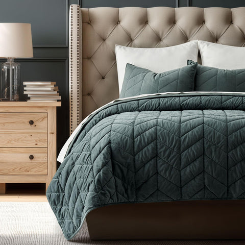 EverGrace quilt edge and corner finish showing neat seams and durability benefit