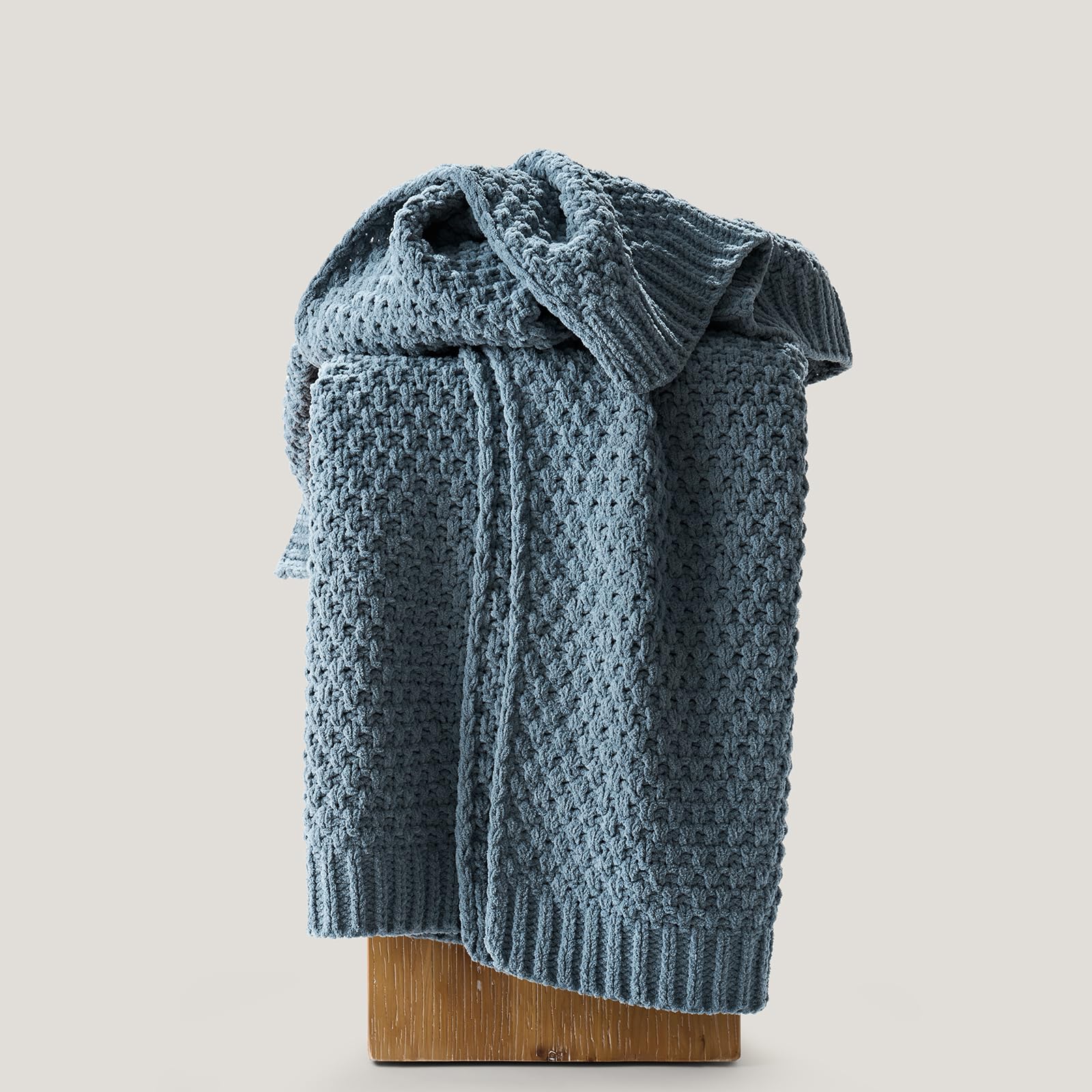 EverGrace detailed edge and moss stitch showing quality craftsmanship