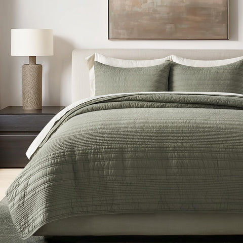 EverGraceHome king quilt front view showing clean modern lines and cozy look