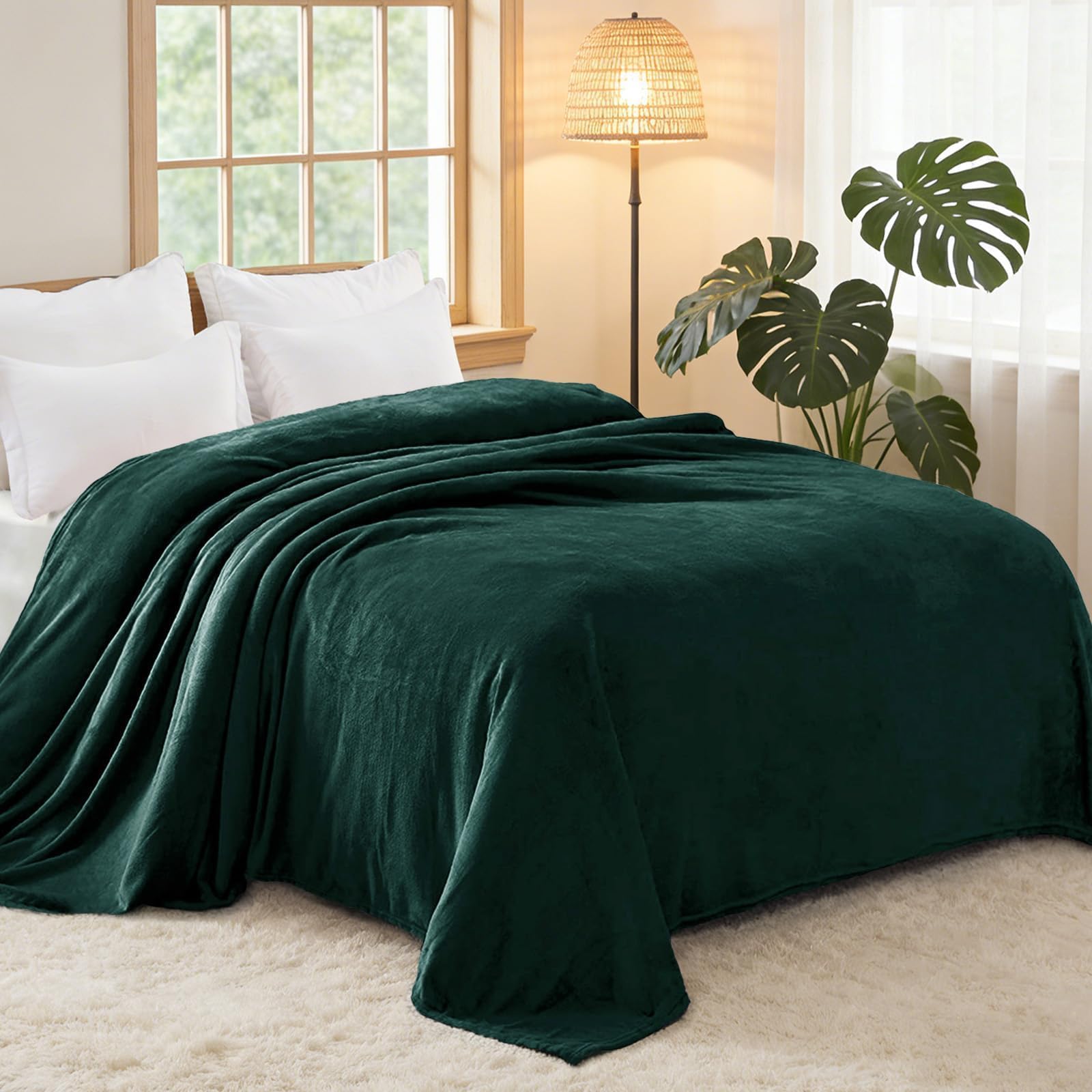 Exclusivo Mezcla folded blanket stack illustrating compact storage and tidy presentation