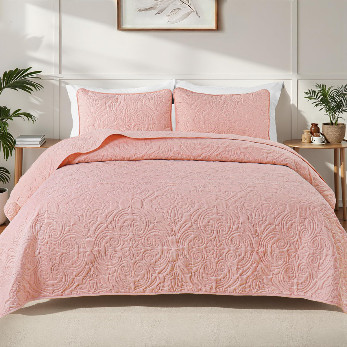 Exclusivo Mezcla front view showing full queen quilt and neat drape for elegant bedding