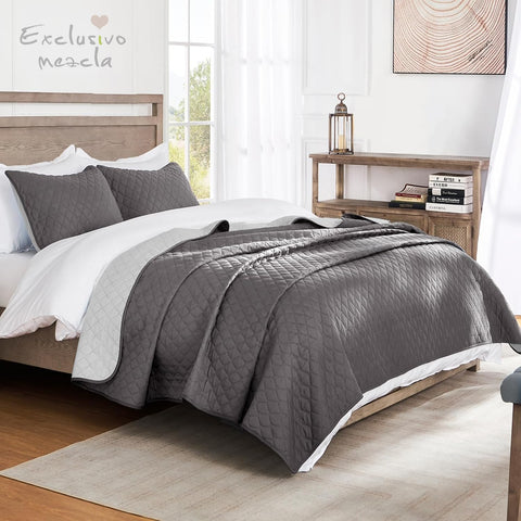 Exclusivo Mezcla close-up of ultrasonic embossed diamond pattern highlighting durable finish