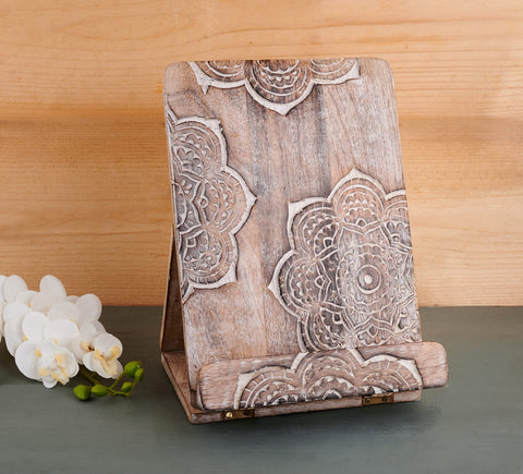 Eximious India mandala stand close-up of mango wood grain and finish