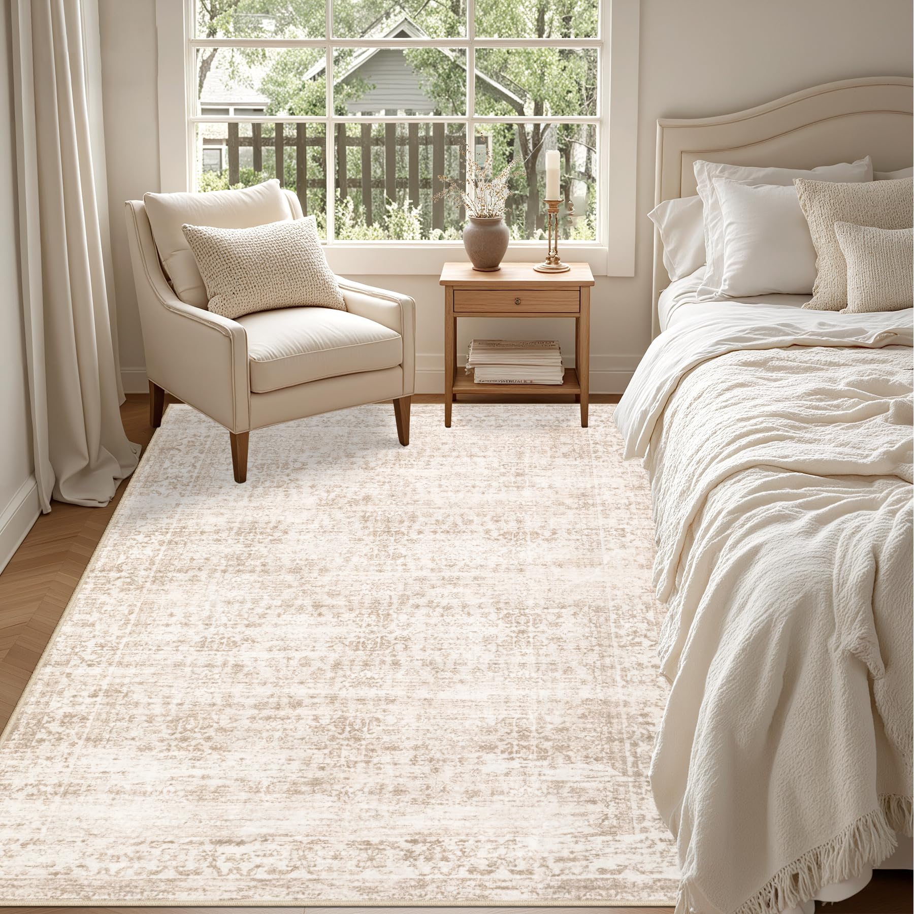 ExpediX detailed view of rug pattern and border emphasizing classic design accents