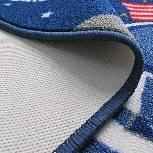 FADFAY natural latex backing detail showing non-slip grip and floor-protection benefit