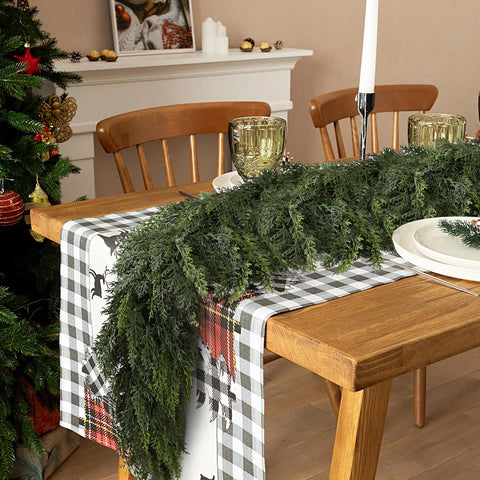 FAJUNZH garland used as a table centerpiece offering a polished, mess-free display