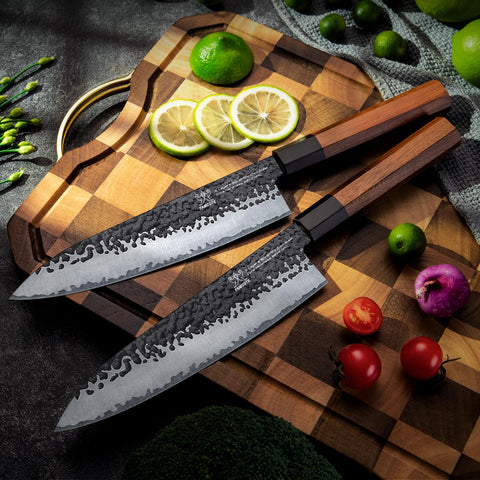 FAMCÜTE chef knife chopping vegetables to speed prep and maintain control