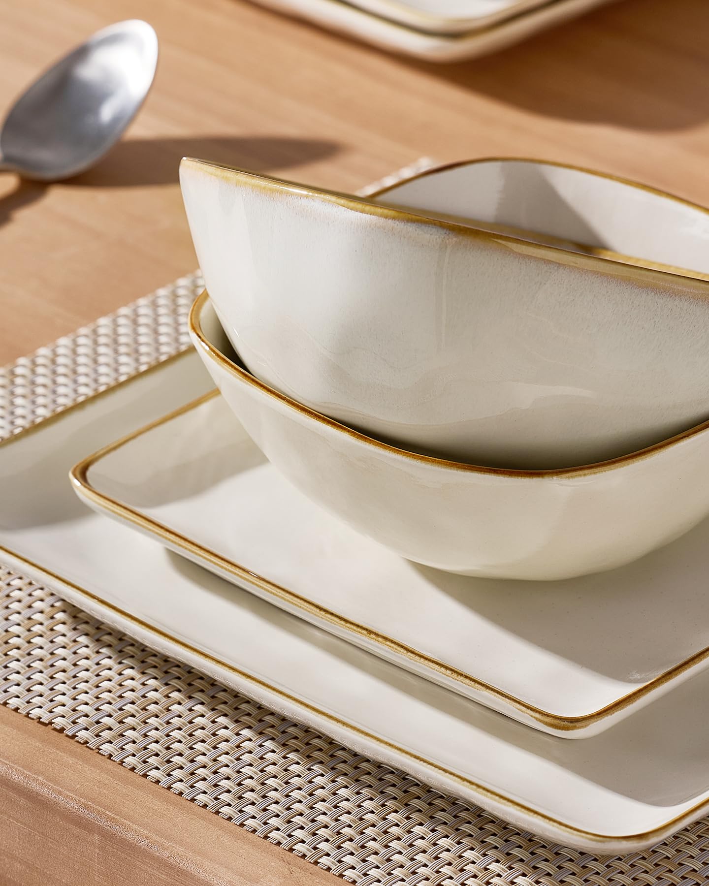 Famiware stacked salad plate and cereal bowl demonstrating space-saving storage benefit