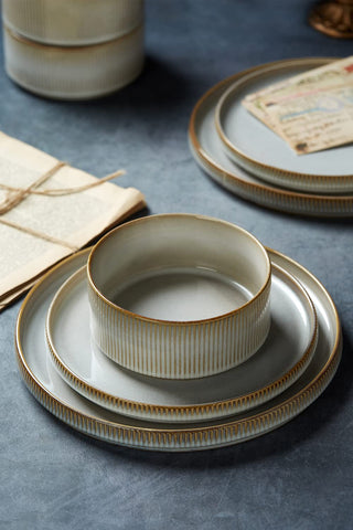 famiware table gathering with multiple guests, conveys durable set for family meals benefit