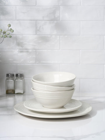 famiware 15oz bowl with utensils for scale and practical serving benefit