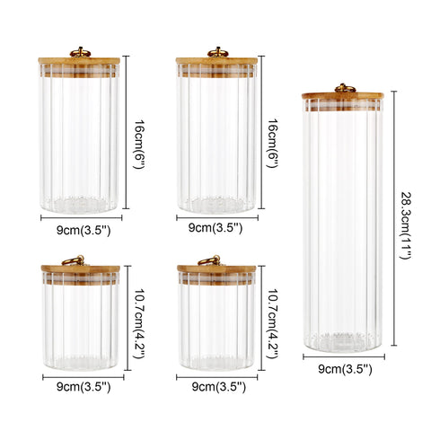 FANTESTICRYAN large jar filled with pasta to demonstrate generous capacity