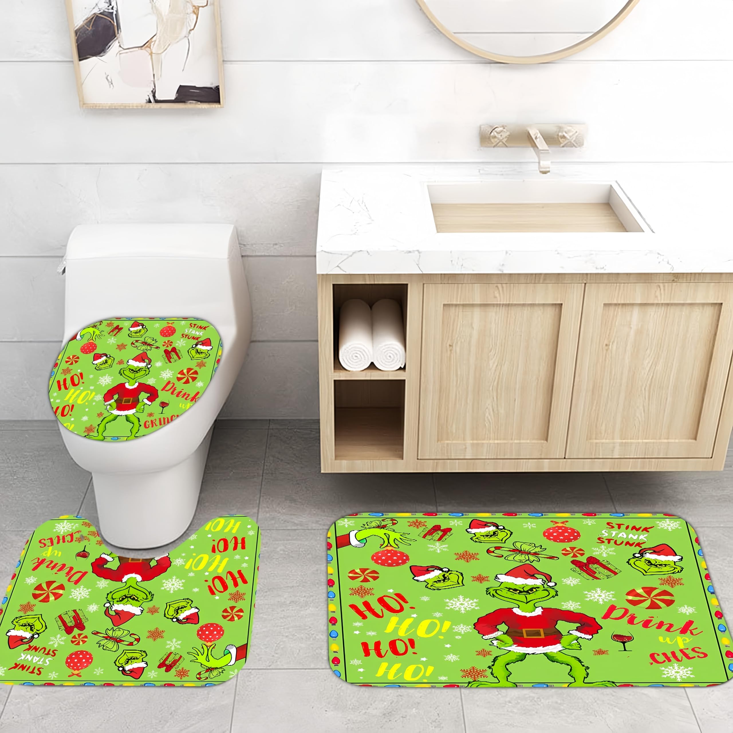 FASIBULEI toilet lid cover and U-shaped rug arranged to show fit and safety benefit