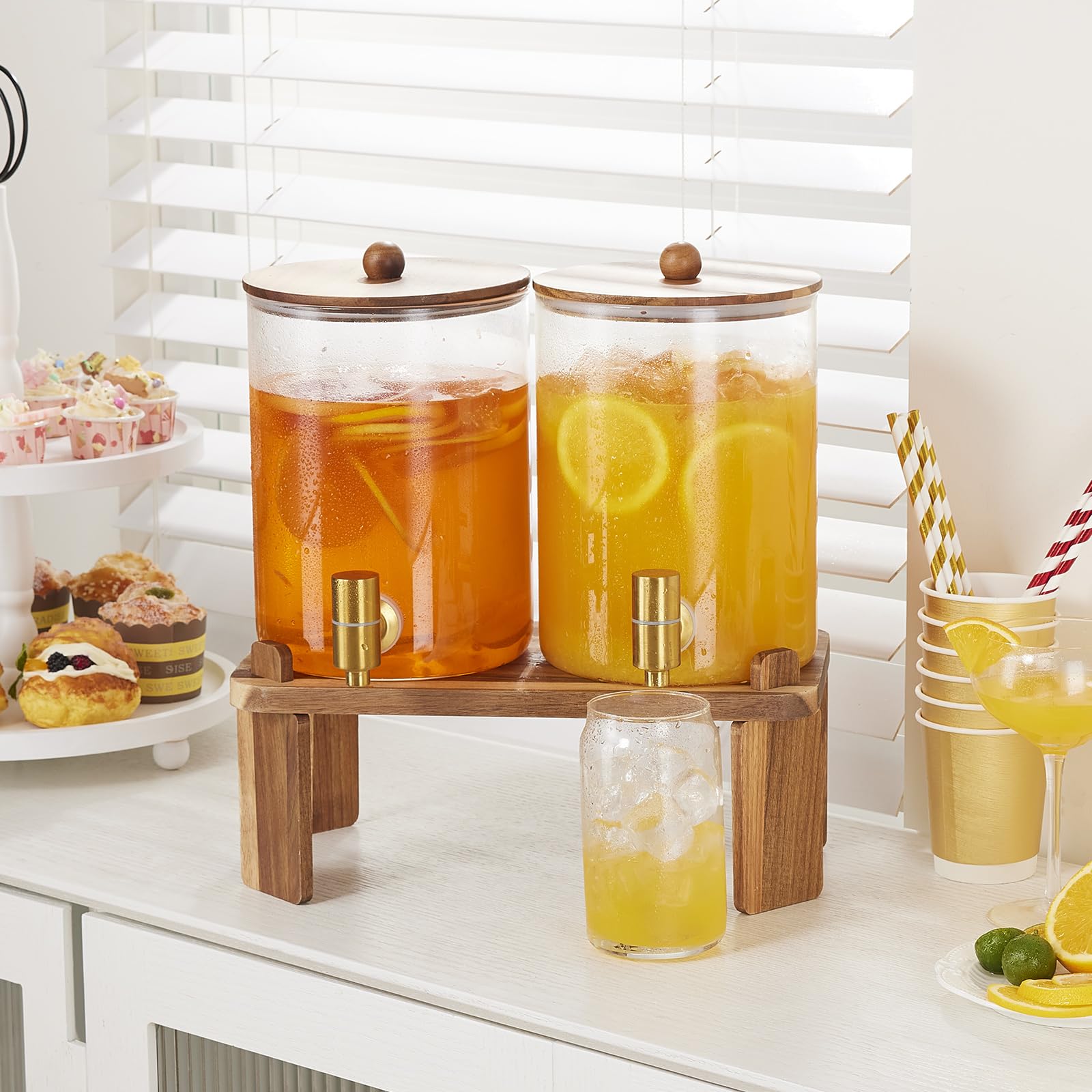 FavorFlavor boxed set with stands and lids displaying included accessories