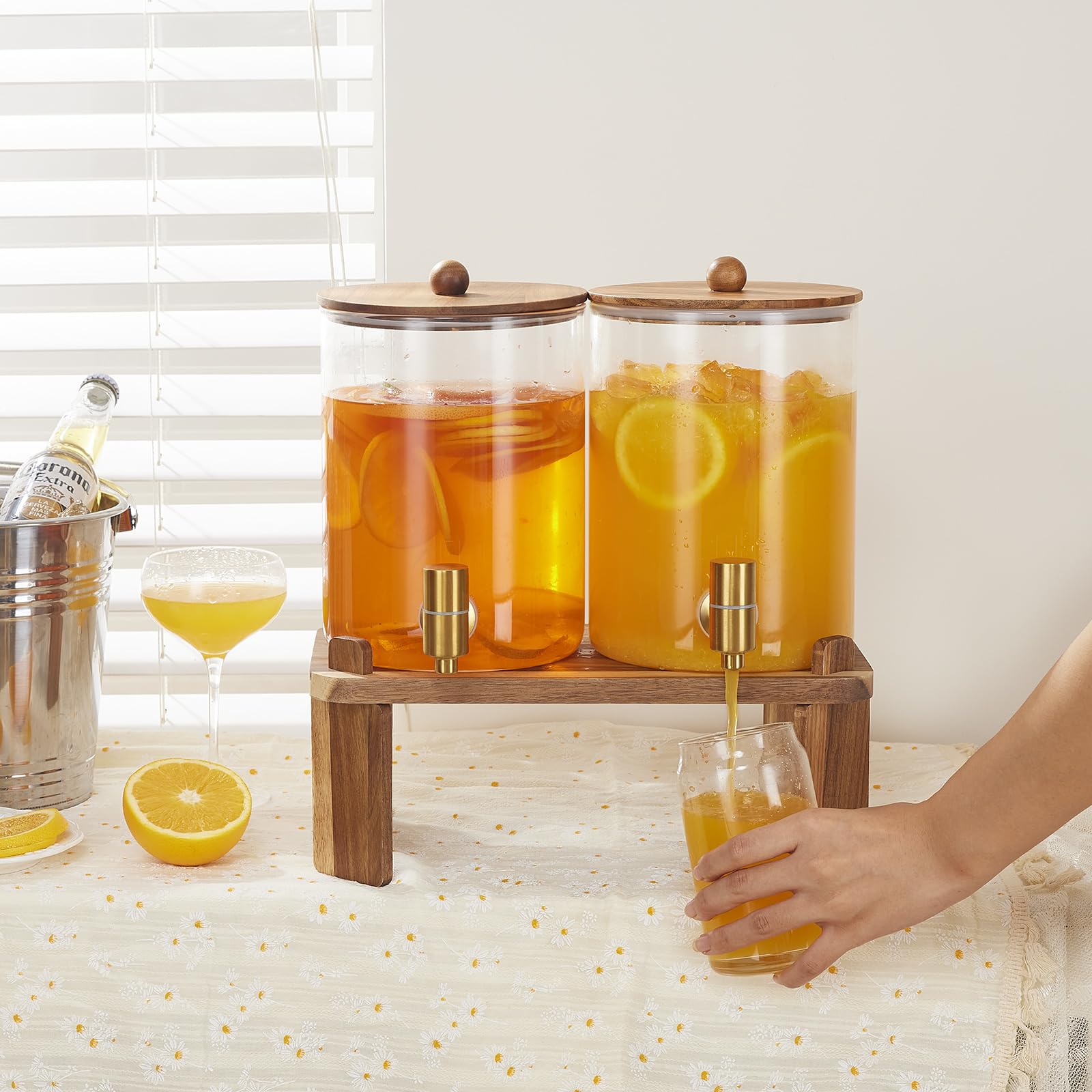 FavorFlavor thick clear glass texture highlighting durable, chemical-free material