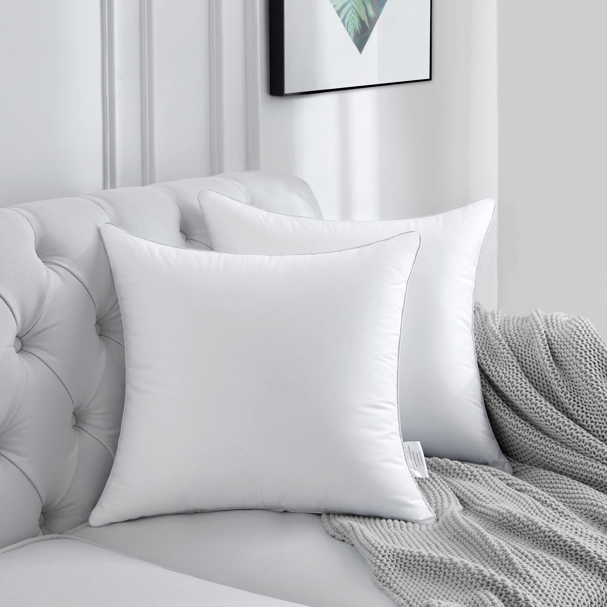 FAVRIQ close-up of 100% cotton cover showing soft breathable fabric benefit