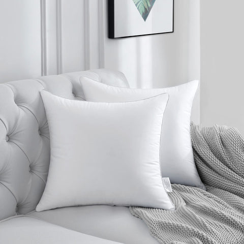 FAVRIQ close-up of 100% cotton cover showing soft breathable fabric benefit