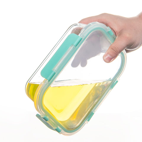 FAWLES round 31oz container holding soup, illustrates leak-resistant storage