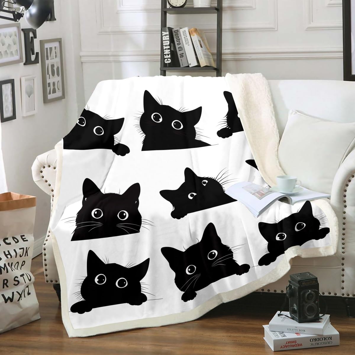 Feelyou front view showing kitten print and soft fleece for cheerful décor