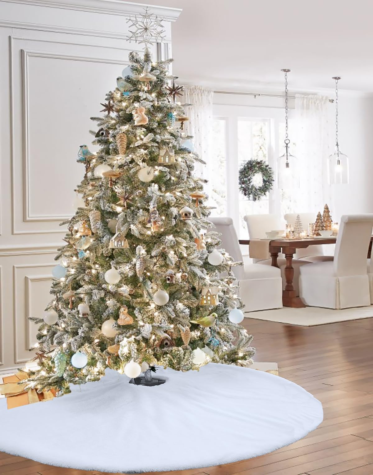 fegwave in living room adds cozy holiday atmosphere for photos