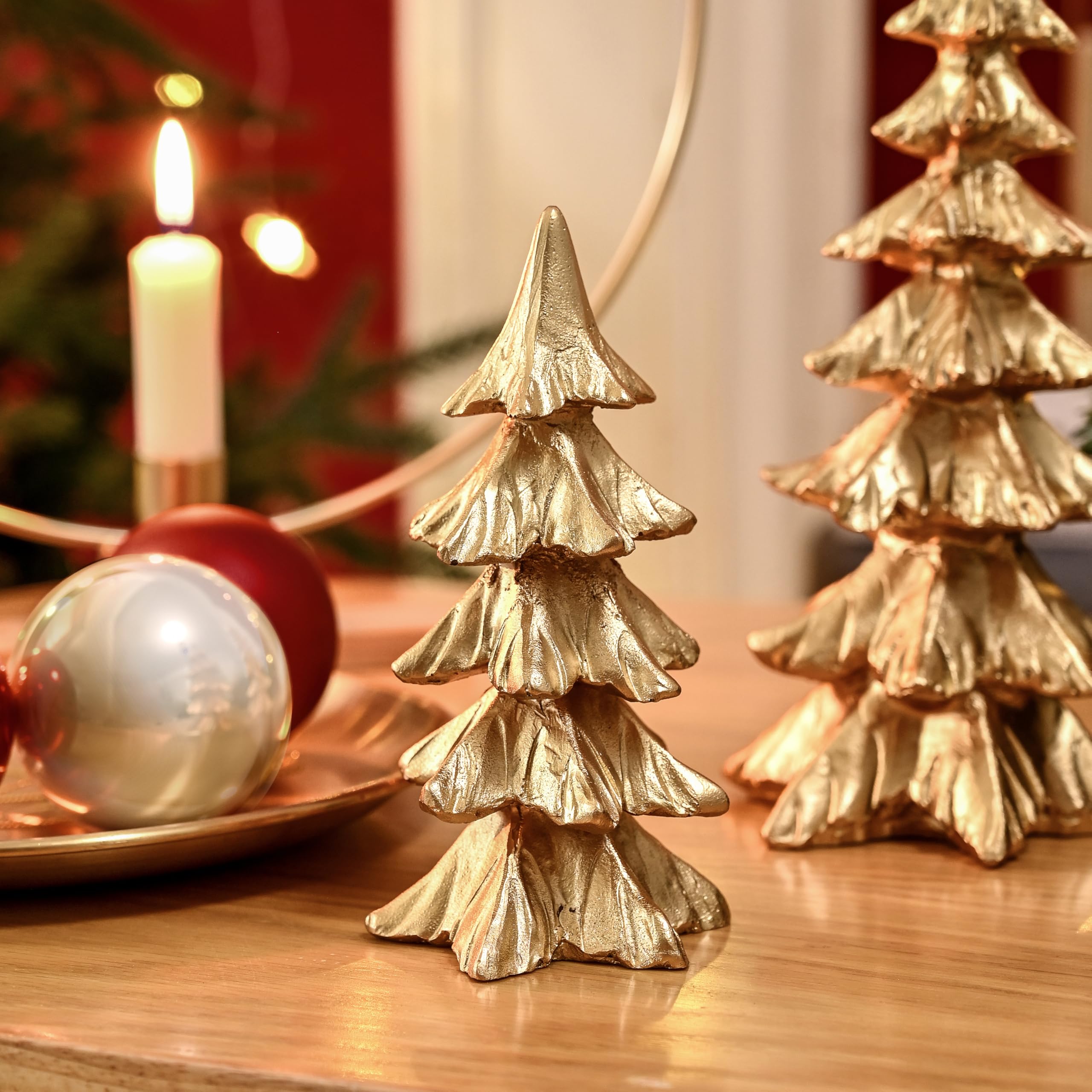 FESTGLOX close-up of textured gold resin surface highlights luxe finish