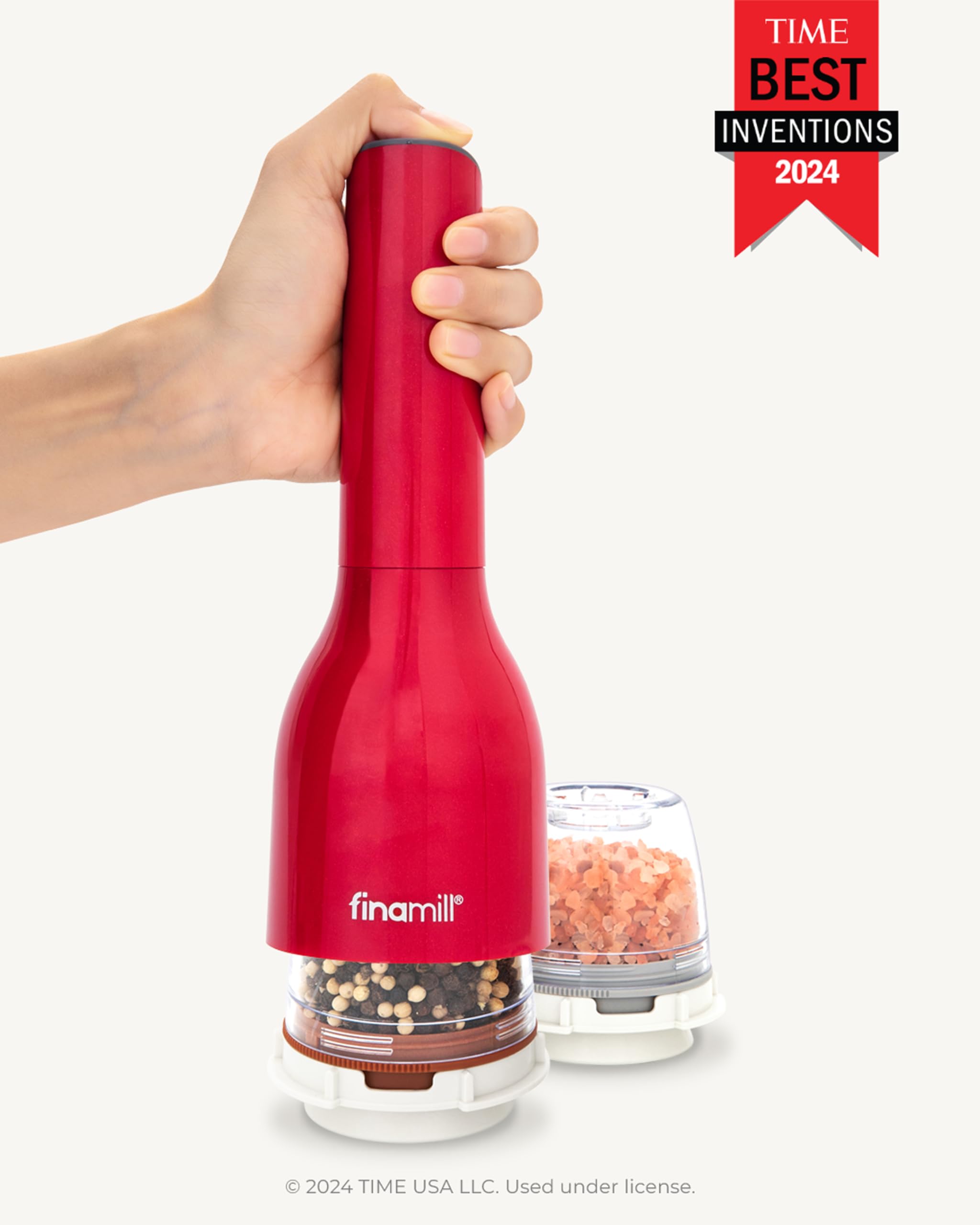 FinaMill top button and LED light for precise seasoning at the stove