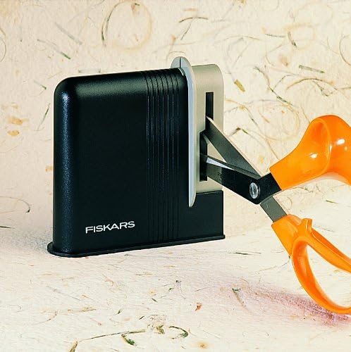 Fiskars Clip-Sharp open detail revealing internal sharpener and consistent sharpening benefit