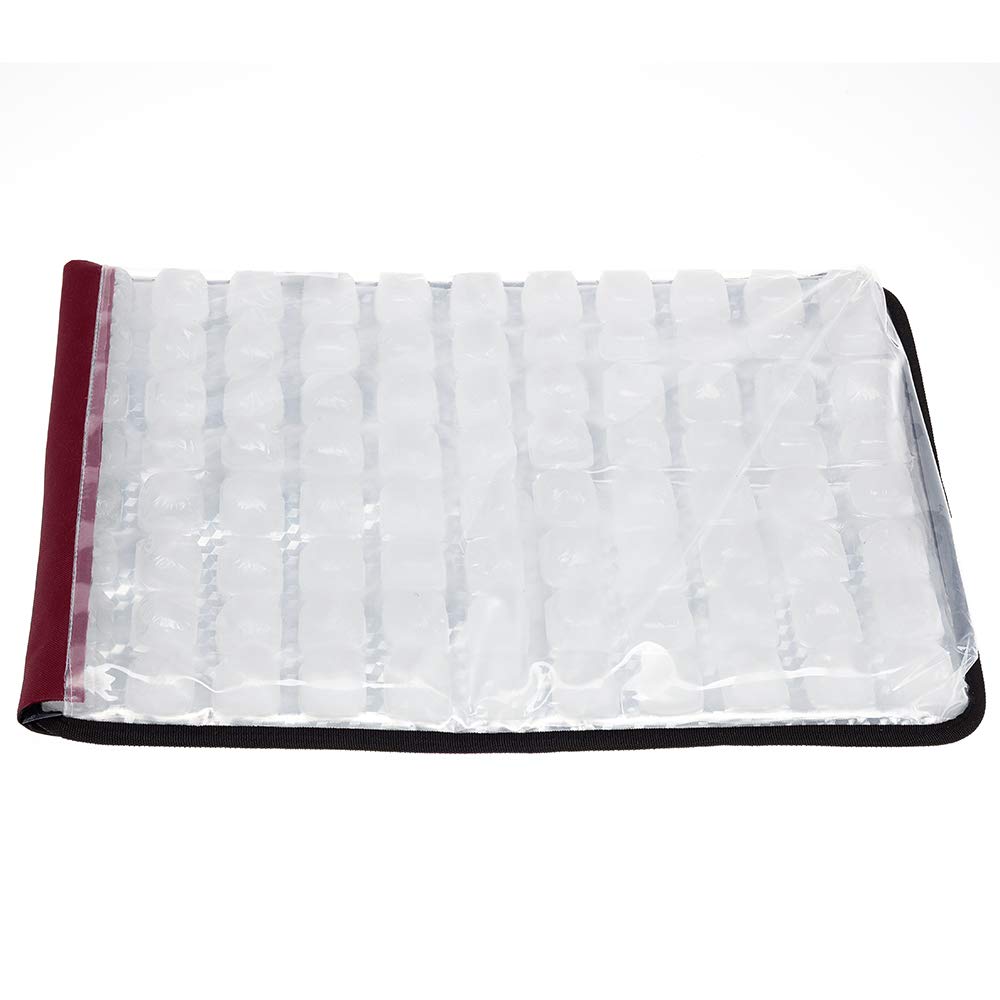 FlexiFreeze close-up of mat texture highlighting wipeable nylon top for easy cleaning