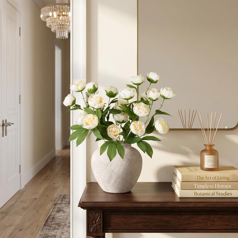 florisso trimmed shorter stems placed in a small vase for versatility