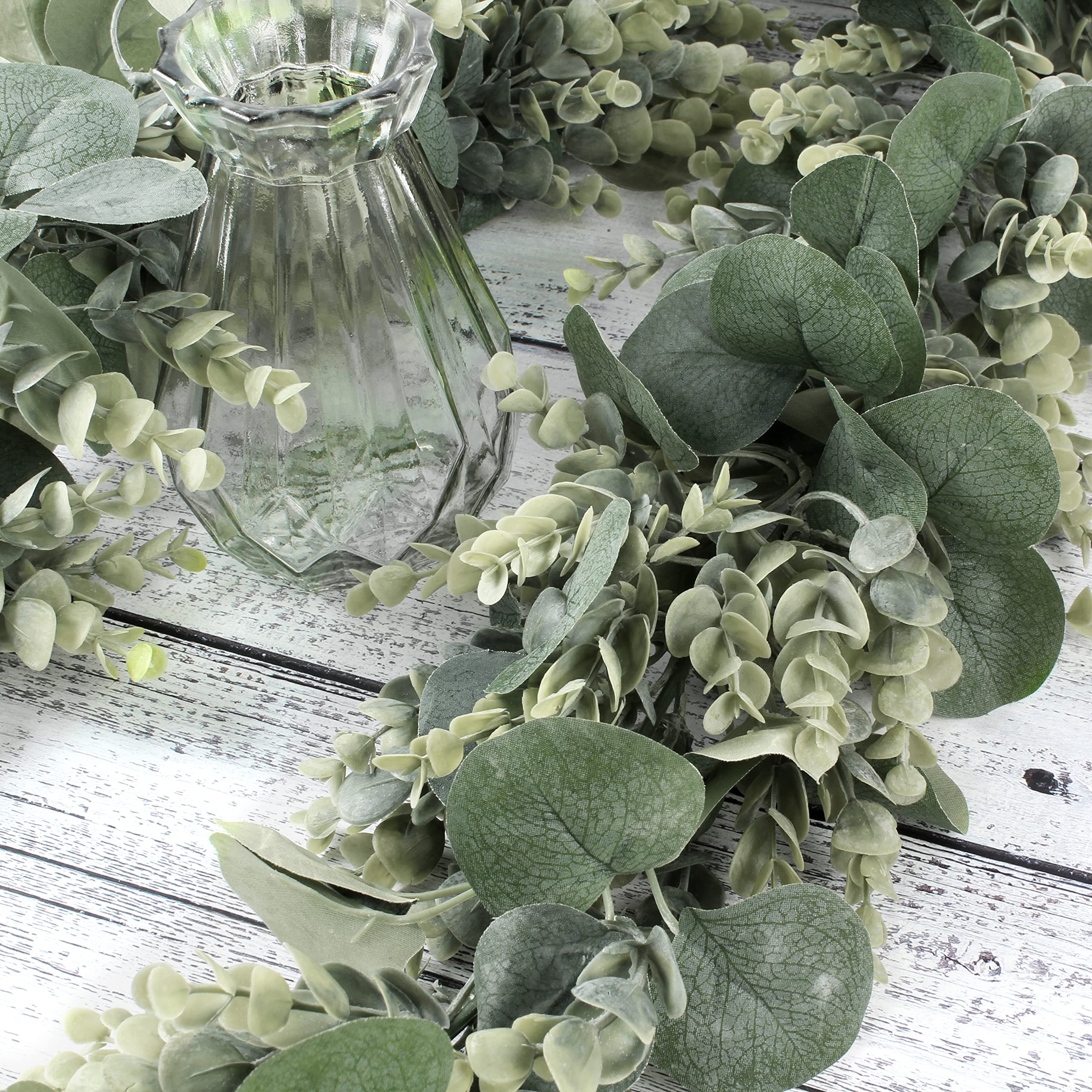 FLORLAB magnolia leaf accents close-up adding depth and visual interest
