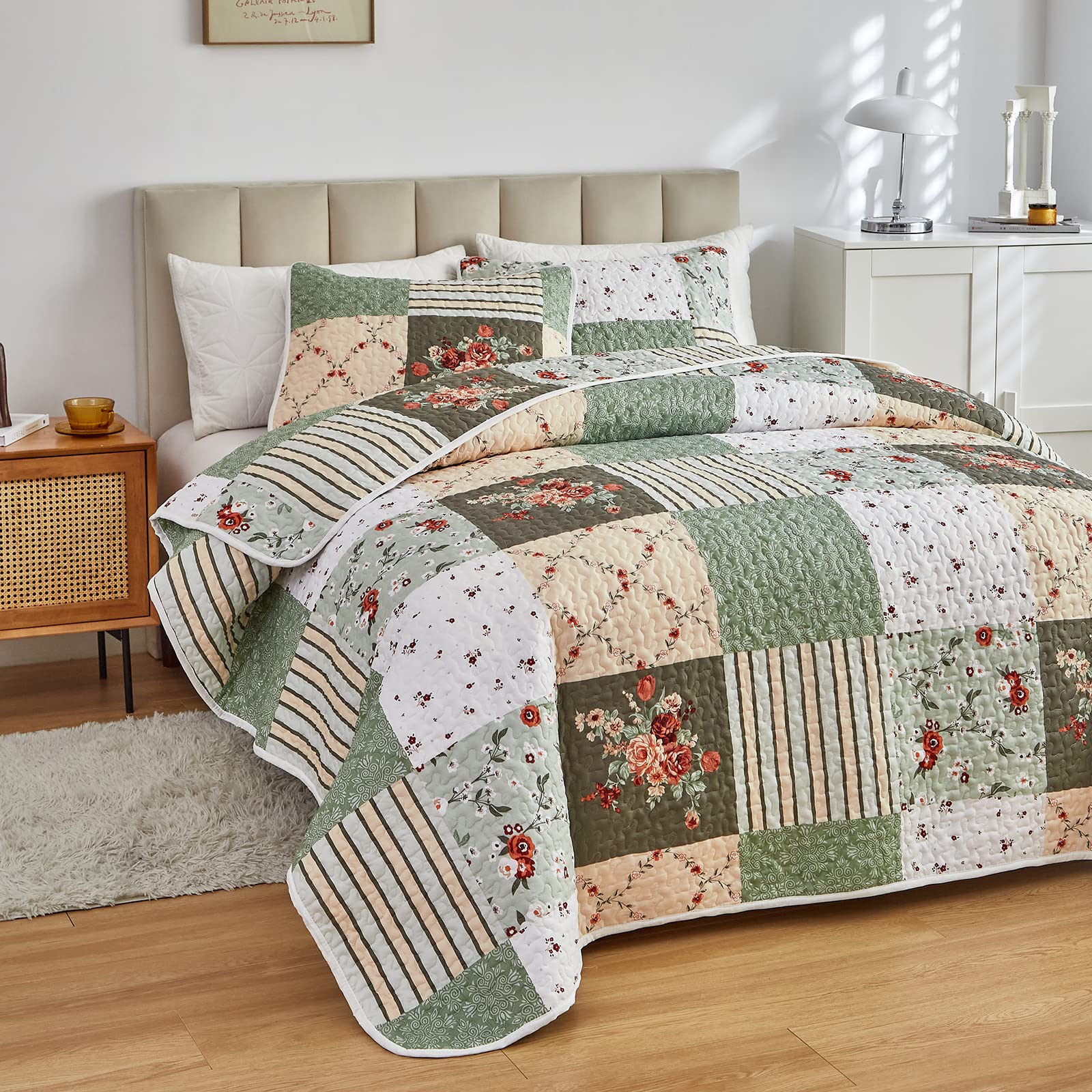 Flysheep reversible side displaying alternate print for two styling options and versatility