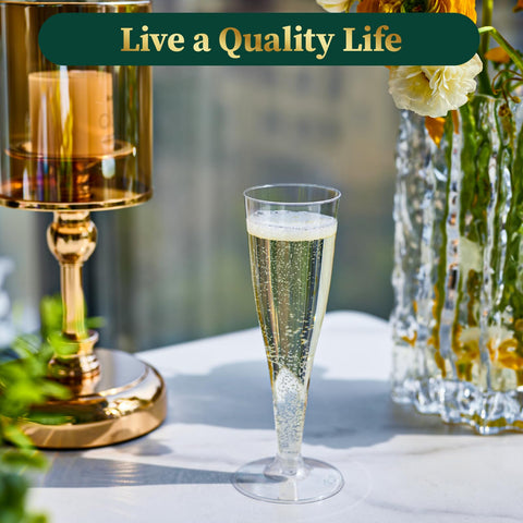 FOCUSLINE flute beside ruler showing 4.5 oz size and pour guidance