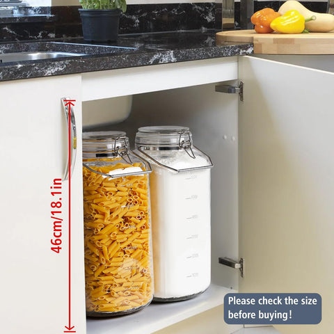 Folinstall jar filled with flour showing bulk-capacity organization benefit