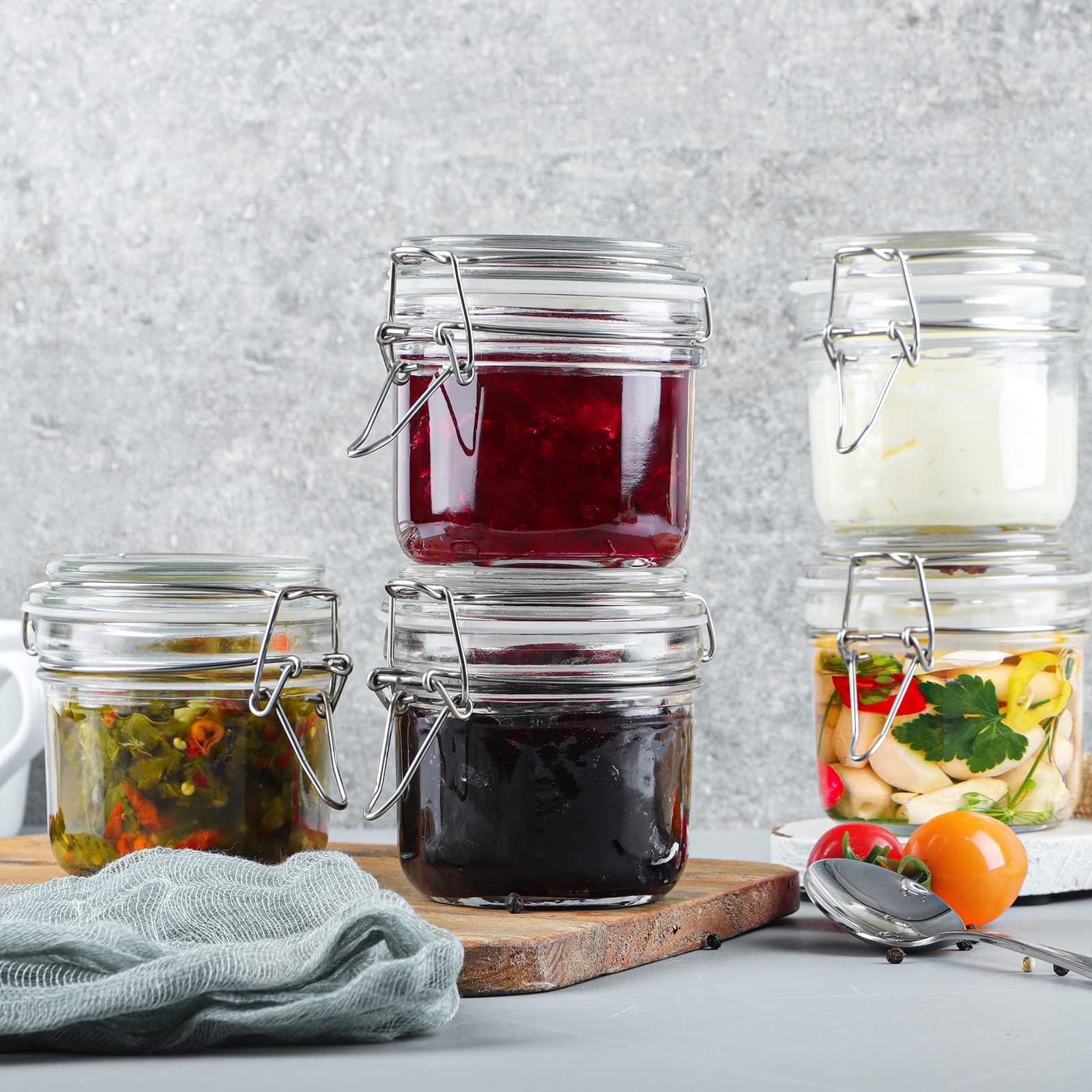 Folinstall jars on a kitchen shelf showing tidy, accessible storage