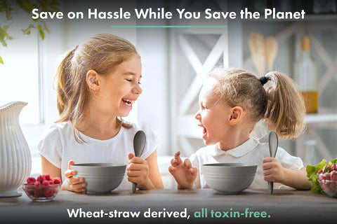 FOODLE reheating in microwave showing microwave-safe convenience