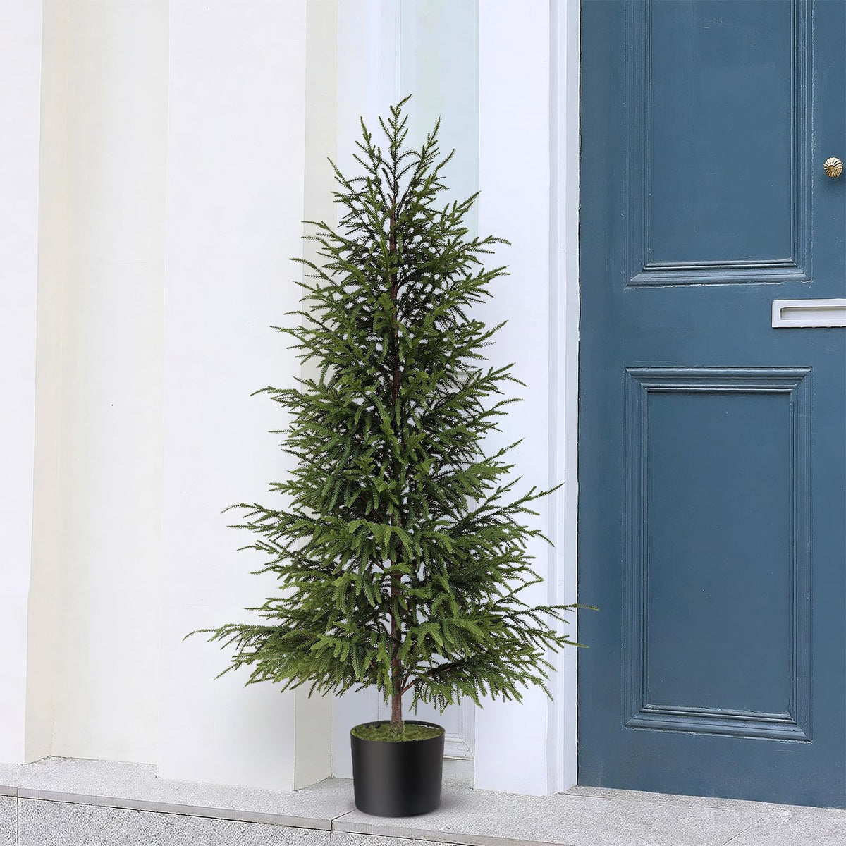 FOTEEWL front porch display showing welcoming greenery benefit