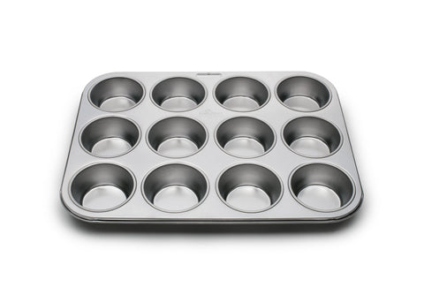 Fox Run front view of pan showing 12 cups and even browning benefit