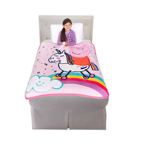 Franco Peppa Pig front view blanket showing characters and colors for joyful decor