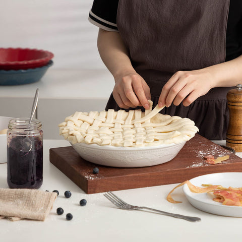 Fun Elements pie pan in oven baking demonstrates even heat distribution