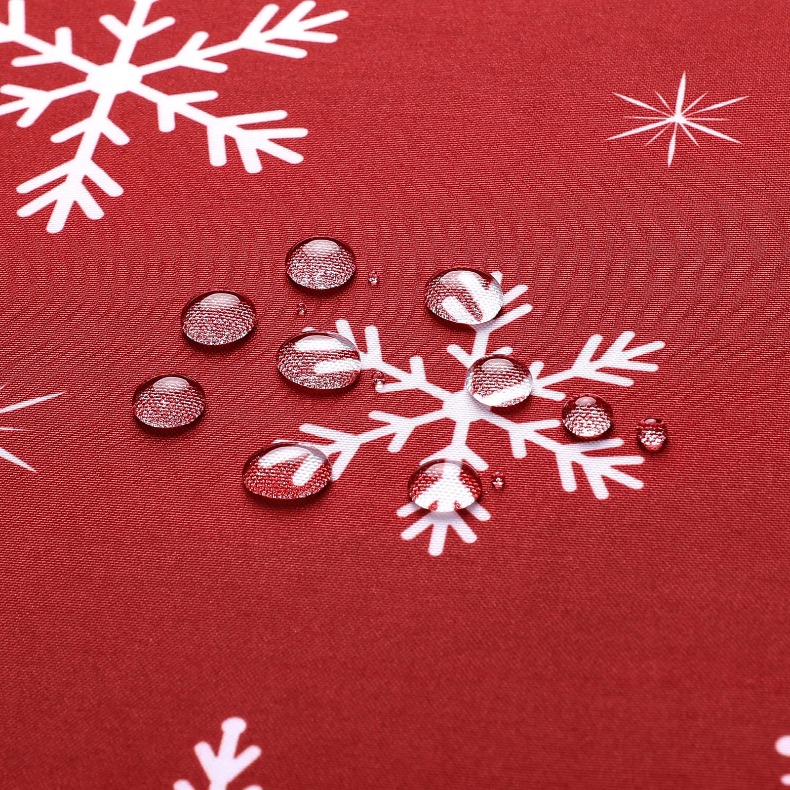 FUN WEEKEND tablecloth with water beading to show waterproof protection advantage