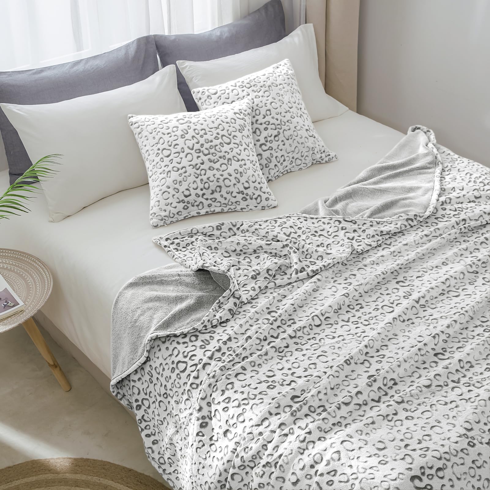 FY FIBER HOUSE close-up texture highlighting plush 3D feel