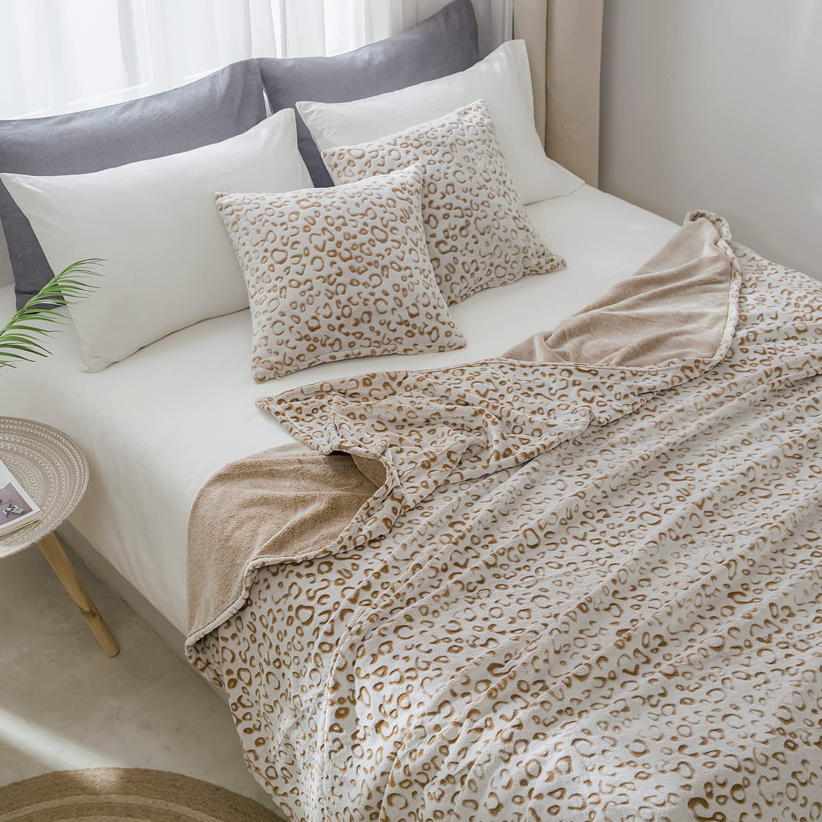 FY FIBER HOUSE leopard print close-up showing gradient pattern and decor impact