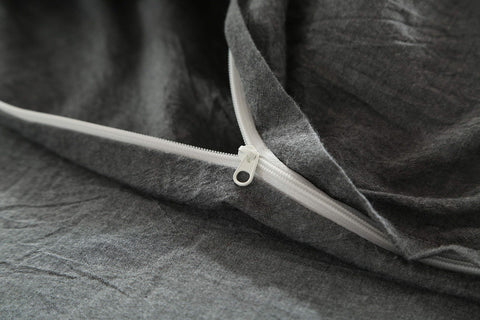 F.Y.Dreams internal ties closeup showing 16 attachment points for stable blanket fit