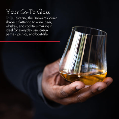 Gabriel-Glas with cocktail to show versatile use and modern presentation benefit
