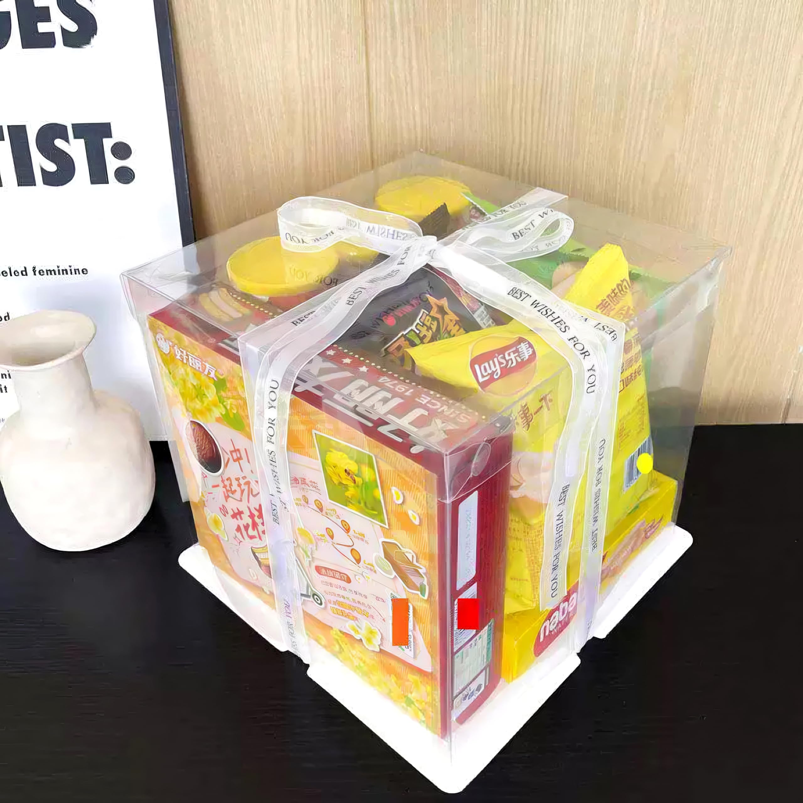 Generic transparent lid top-down display showing unobstructed cake visibility