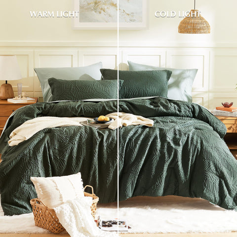 Geniospin vacuum-packed bedding next to ruler showing compact shipping benefit