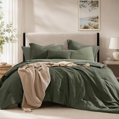 Geniospin comforter front view showing full green set and visual balance