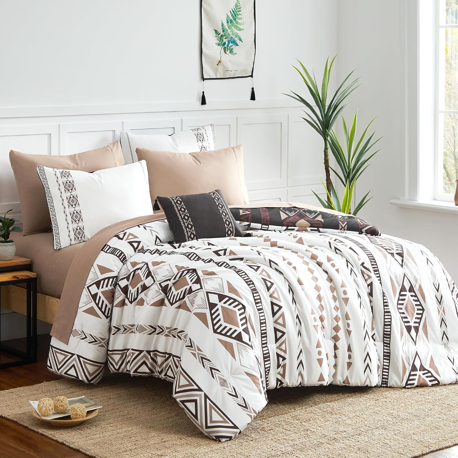 Geniospin comforter front view showing reversible brown tones and cozy look