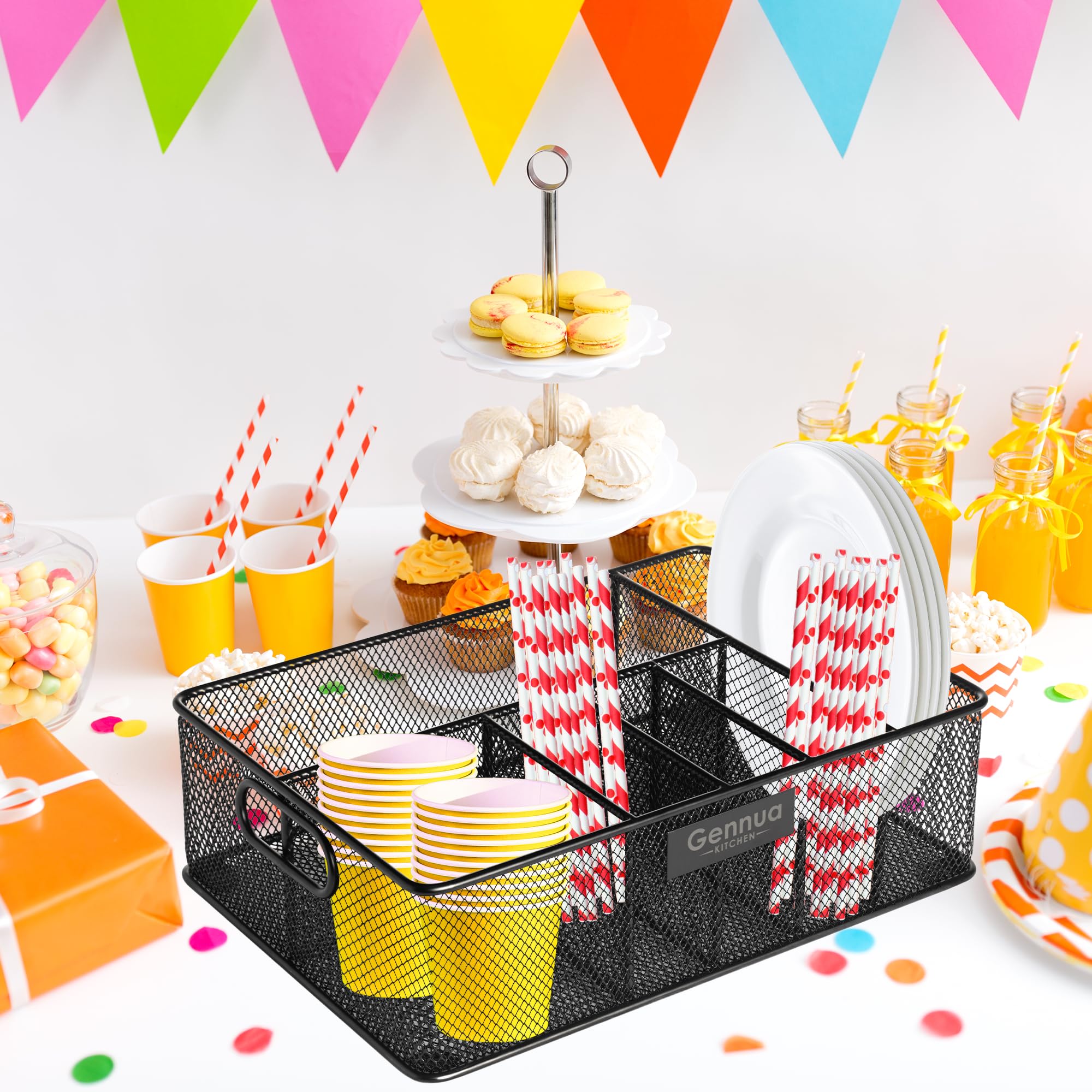 Gennua Kitchen in a picnic scene keeping plates and napkins tidy outdoors